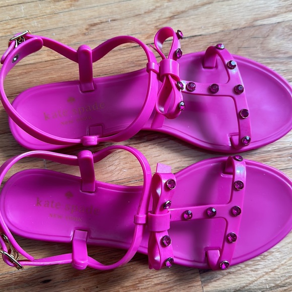 Kate Spade Savannah Deep Pink Jelly Sandals Sz 7 - Picture 2 of 5